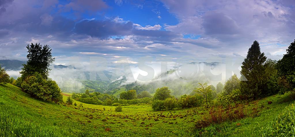 Travel along mountain ridges in spring