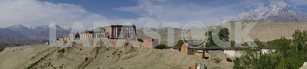 Panoramic view of Tsarang.