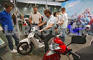 Выставка электрокаров в Киеве