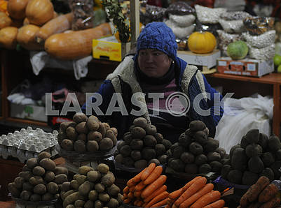 Продавец на Владимирском рынке
