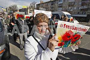 Марш к посольству России в Киеве