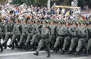 Военный парад на Майдане Незалежности в Киеве