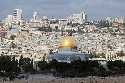 Вид на старый Иерусалим и храм Купол Скалы