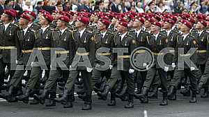 Военный парад на Майдане Незалежности в Киеве