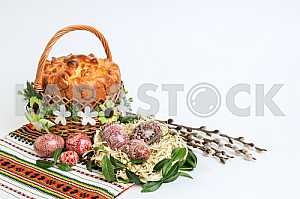 ПАСХАЛЬНЫЕ ЯЙЦА В КОРЗИНЕ