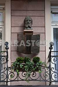 Памятник Достоевскому
