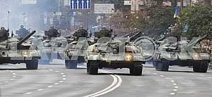 Военный парад на Майдане Незалежности в Киеве
