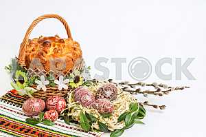 ПАСХАЛЬНЫЕ ЯЙЦА В КОРЗИНЕ