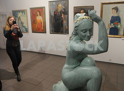 Всеукраинская выставка женского портрета