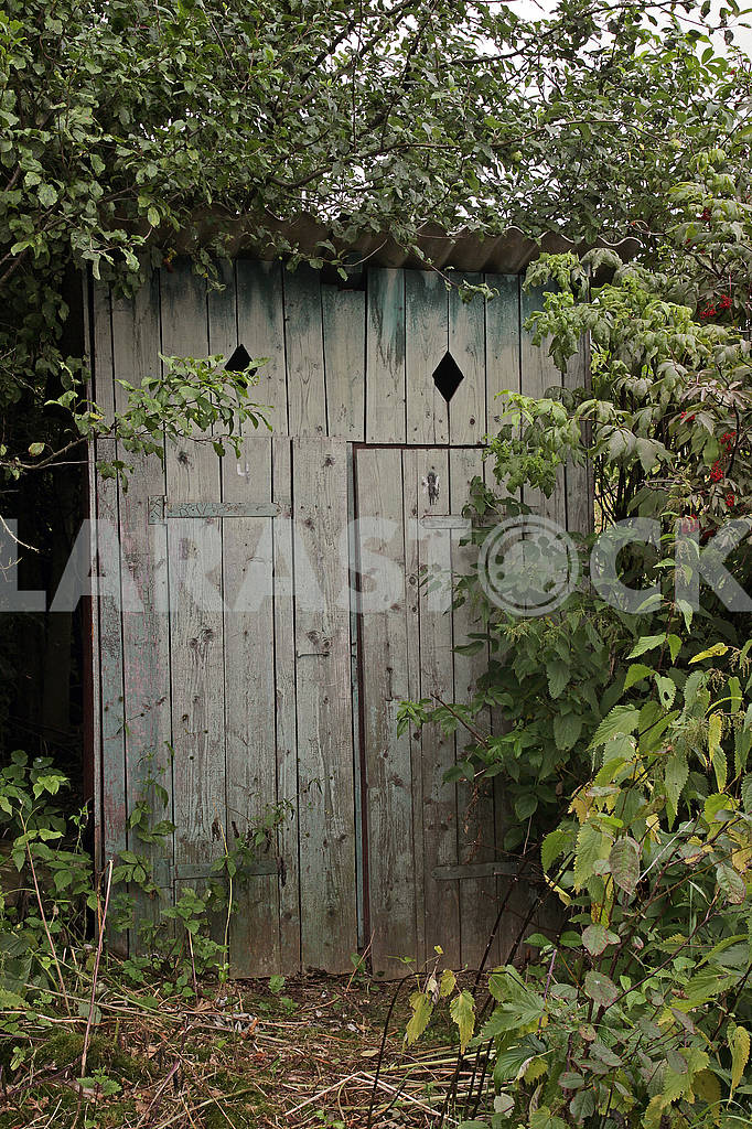 An old wooden rural toilet — Image 61230