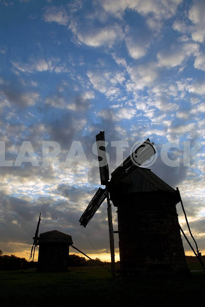 Windmills against the sunset sky — Image 3814