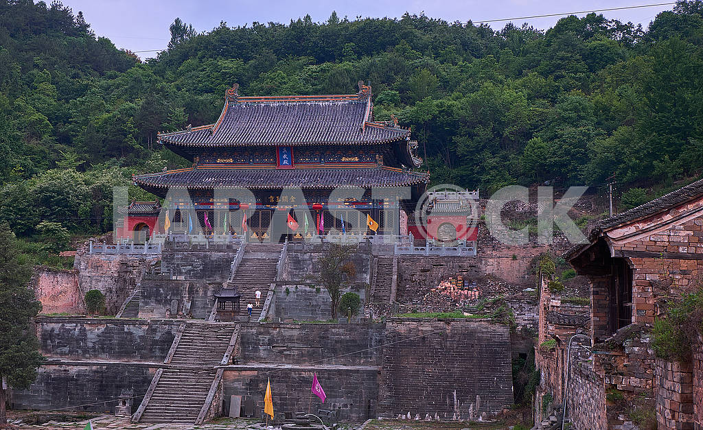 Ancient wushu temple on top of  Wudangshan mountain — Image 76215