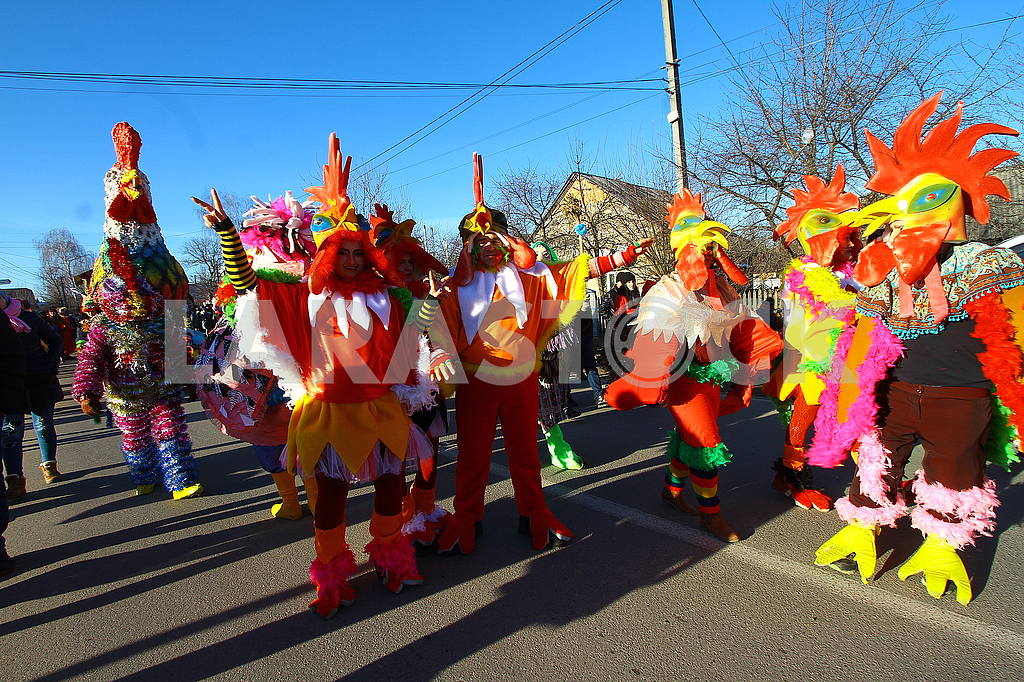 People in rooster costumes — Image 49695