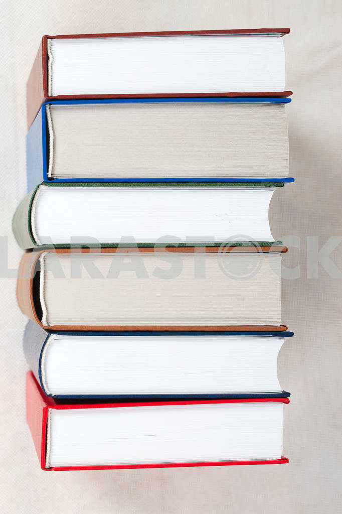 Book on wooden table. Back to school. Copy space — Image 47709