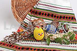  EASTER EGGS IN A BASKET