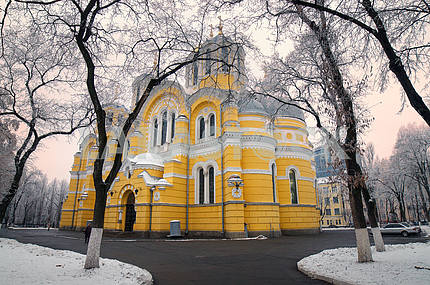 Владимирский зимой храм