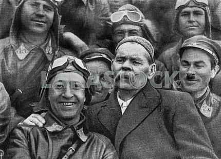 Maxim Gorkiy with soviet pilots