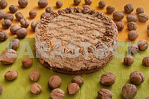 Cake with walnuts