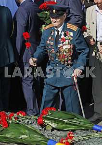 Petro Poroshenko lay flowers at the Tomb of the Unknown Soldier