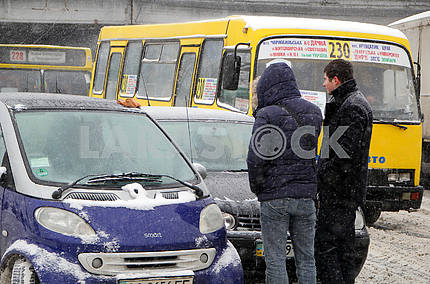 Водители столкнувшихся машин в Киеве