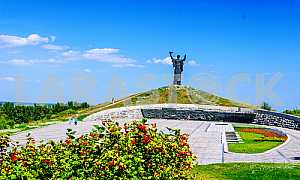 Мемориальный комплекс и монумент «Родина-мать». Черкассы