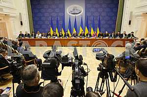 Meeting of Arseny Yatsenyuk with diplomats.