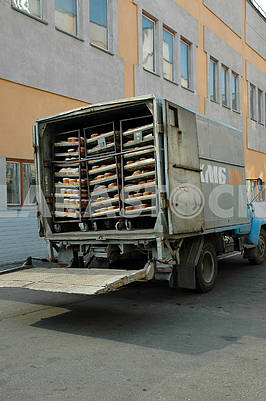 Box for transportation of bakery products