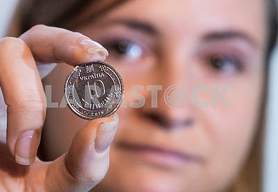 Монета стоимостью 10 гривень										