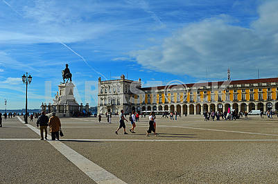 Commerce Square (common name: Palace Square) and equestrian statue of King Jose I