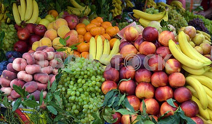 Fruit market on display