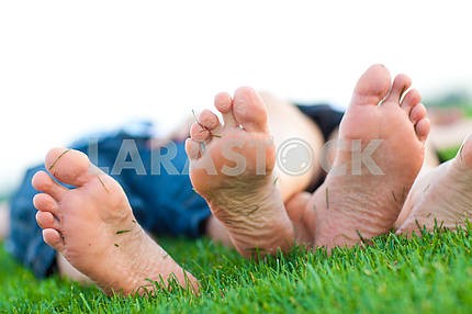 bare feet on grass 