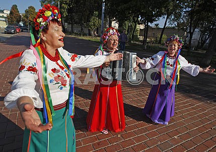 Women dressed in Ukrainian clothes.