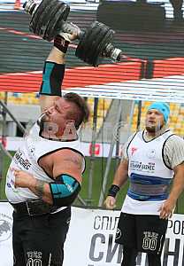 Ukrainian strongmen Vitaly Mikheev Andrei Burshtin to world champion