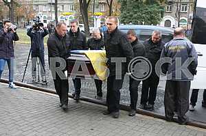 Прощание с погибшими полицейскими Артемом Кутушевым и Ольгой Макаренко