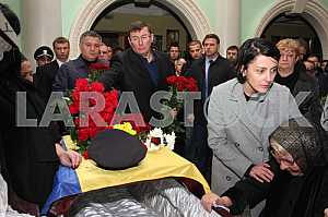 Прощание с погибшими полицейскими Артемом Кутушевым и Ольгой Макаренко