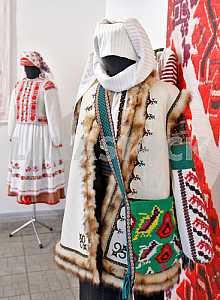 The exhibition Masterpieces of Ukrainian folk embroidery in Kiev