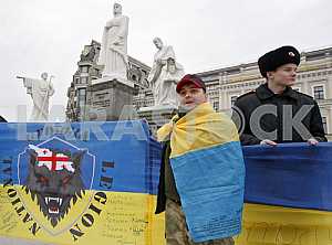 Самый длинный флаг Украины в Киеве