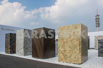 Каменные блоки 3Х2Х1 на выставке										