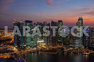 Красивый вечерний вид Сингапура