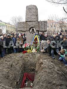 Похороны Георгия Гонгадзе в Киеве.