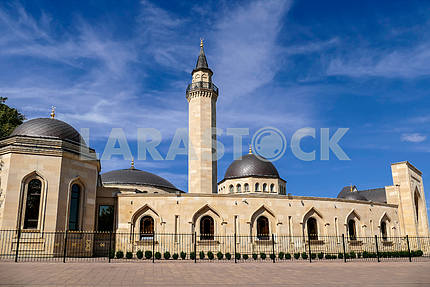 Ар-Рахма — первая мечеть Киева. Является частью Исламского комплекса, который кроме мечети Ар-Рахма включает корпус ДУМУ, Медресе и минарет. Расположена на Татарке на склоне Щекавицы и рассчитана на 3 000 человек при площади 3200 м². Мечеть также име
