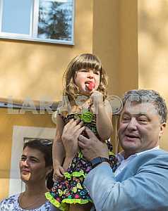 Petro Poroshenko visited the house for the SBU servicemen