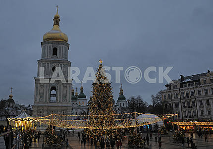 New Year tree on Sofiyskaya Square in Kiev