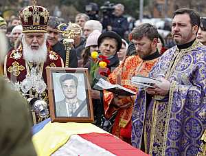 Funeral of Georgiy Gongadze in Kyiv.