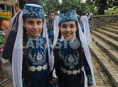 Girls in Crimean Tatar costumes