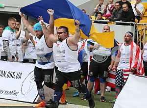 Ukrainian strongman - Andrei Orlov (Mr .. Chernivtsi) and Vitaly Mikheev (g .. cherry). Ukrainians â €