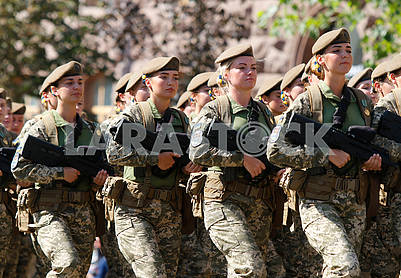 Военнослужащие девушки							
