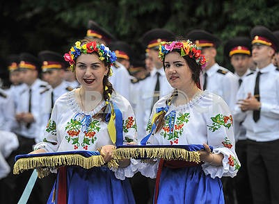 Girls in Ukrainian costumes