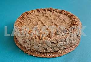 Cake with walnuts