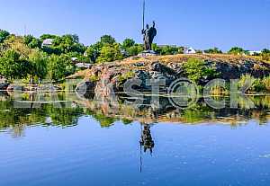 Korsun-Shevchenko MonumentRosich (1982) on the island green midd
